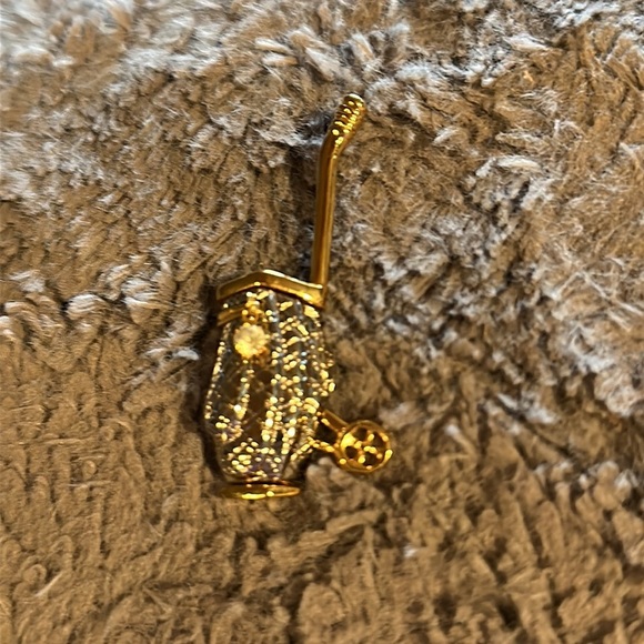 Two Tone Golf Bag Brooch with crystal accent - Picture 3 of 6